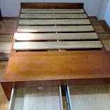 TARIMA CON CAJONES EN MADERA CEDRO