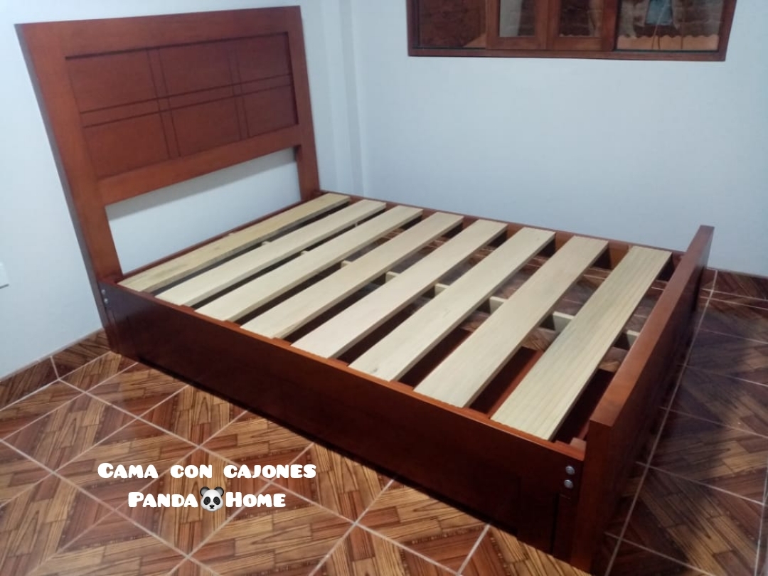 CAMA CON CAJONES.