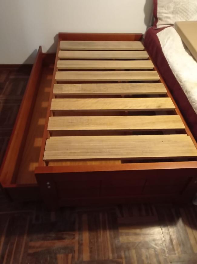 TARIMA CON AUXILIAR MADERA CEDRO.